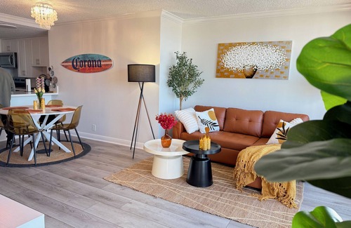 Hermosa Beach Hotel | Oceanfront View 2 BR w Pool & 2 Parking Spaces