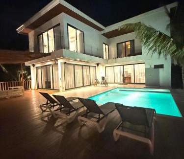 San Juan House | Oceanfront - Villa Catalina - Beach House