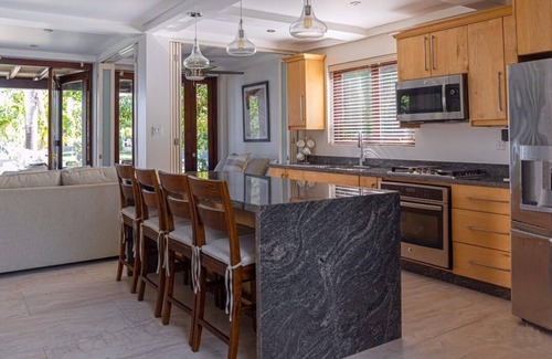 St. Ann's Bay Villa | Oceanfront Villa @ Chukka Cove nr St Ann’s Bay; private deck, cove, pool, cook