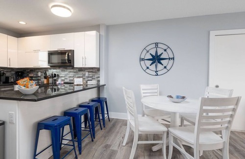 Jacksonville Beach Apartment | Oceanfront w views for grps/families (top floor)