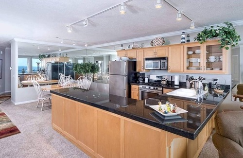Depoe Bay Condo | Oceanfront, Whale Watching, Pool | The Beacon