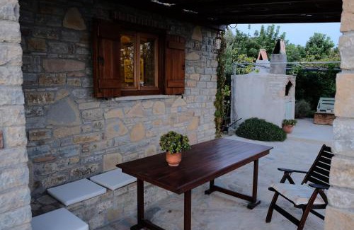 Koumeika Apartment | Oceanis cottage house