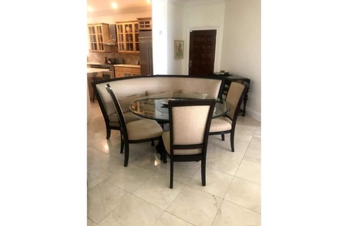Gambier House | Oceanmist Seafront 4 bedroom townhouse with pool