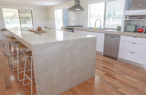 Lancelin House | Oceans Eight A stunning 8-bedroom home -perfect for larger or multiple families.