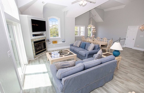 Pine Island House | Oceanside, 8 BRs, Private Pool, Hot Tub, Close to Beach Access, PI62, Jewel of the Isle