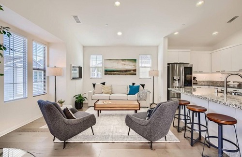 Ivey Ranch - Rancho Del Oro Condo | Oceanside, CA new townhouse, pool, jacuzzi, workout area
