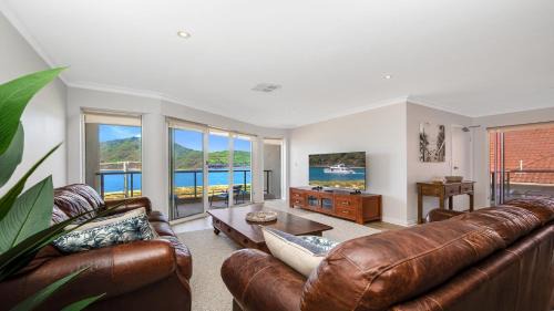 Ettalong Beach House | Oceanside - Ettalong Beach