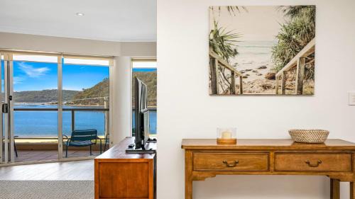 Ettalong Beach House | Oceanside - Ettalong Beach
