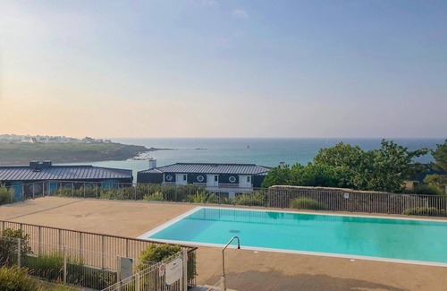 Audierne Apartment | Oceanview Apartment w/Pool