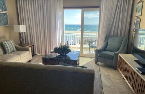 Oyster Pond Resort | Oceanview Condo , 5 minute walk to Dawn Beach & use of Marriot's amenities!