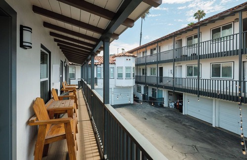 Oceanside Condo | Oceanview Cottage Steps From the Sand (104)