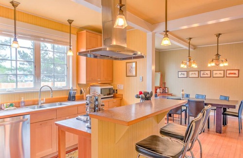 Ocean Park House | OceanView, Hot Tub, Pets OK, Fenced Yard, Playset, VolleyBall (1303B)