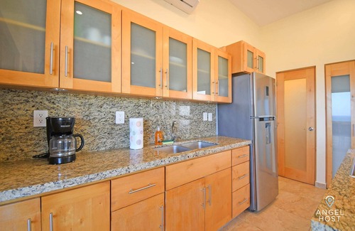 La Ventana Condo | Oceanview Penthouse w/Pool, BBQ, Gym & Playground!