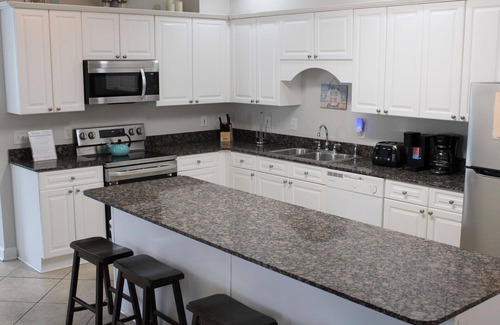 Ash House | OCEANVIEW retreat in Cherry Grove, N. Myrtle Beach. With 8 bedrooms and pool/hot tub