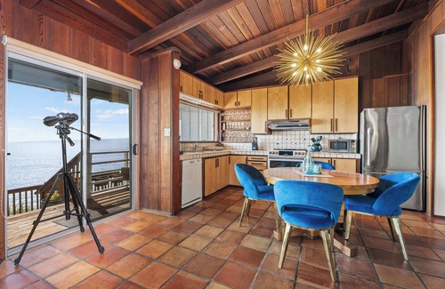 Gualala House | Oceanview Retreat w/Hot Tub, Patio, & EV Charger!