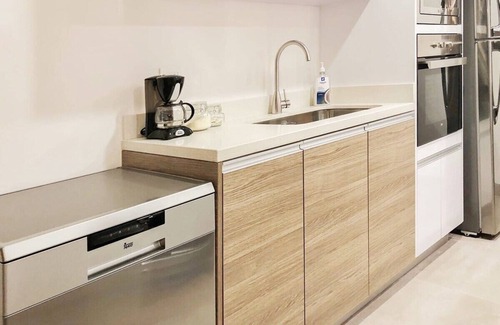 Centro Condo | Oceanview Rooftop Pool | Steps to 5th Ave & Beach