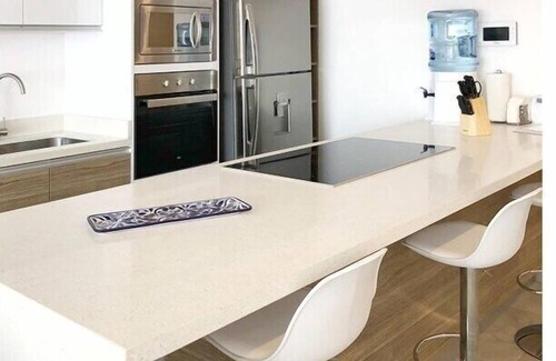 Centro Condo | Oceanview Rooftop Pool | Steps to 5th Ave & Beach