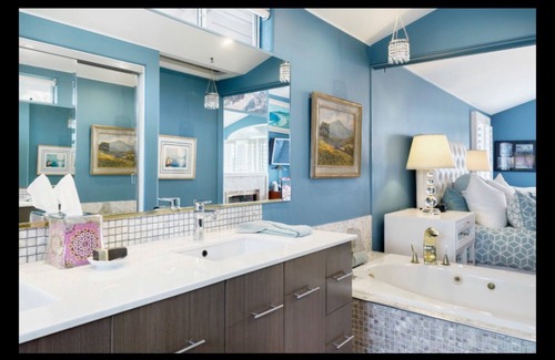 Belmont Shore House | Oceanview three-story townhouse Three bedrooms
