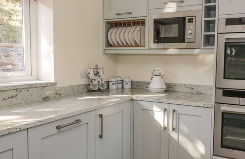 Llanrwst Cottage | OCHR Y GARTH, family friendly, luxury holiday cottage in Maenan