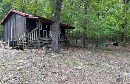 Benton Cabin | Ocoee Campin' - Cozy Cabins & Tent Camping