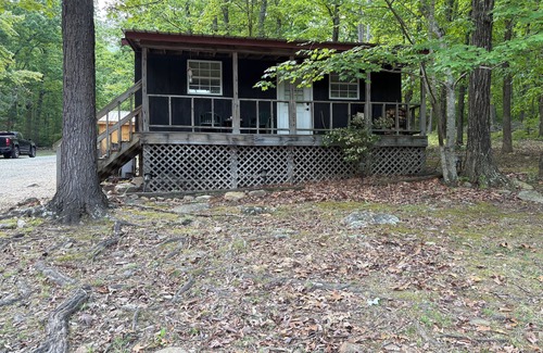 Benton Cabin | Ocoee Campin' - Cozy Cabins & Tent Camping