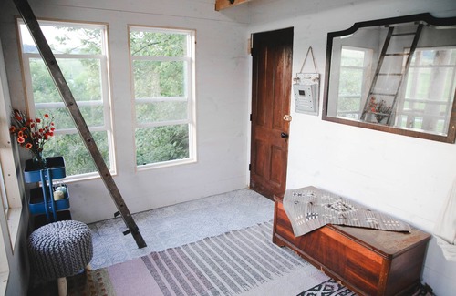 Frazeysburg House | Off grid Adventure at Tullihas in the Trees Treehouse