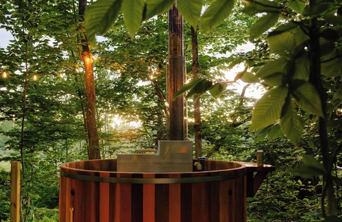 North Jay Cabin | Off-Grid w/Wood Fired Hot Tub - Modern and Cozy - 4 Kayaks Included - 90 Acres