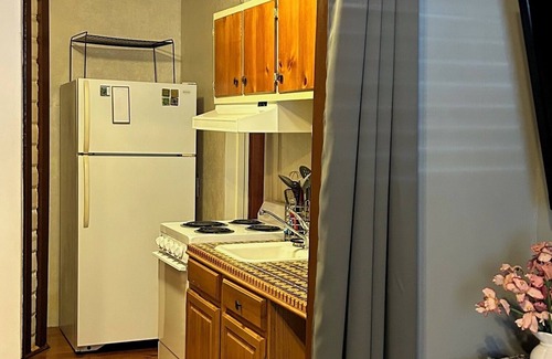 Historic Old Northeast Apartment | Off-street Parking - Walkable Downtown, Restaurants, Museums & Waterfront
