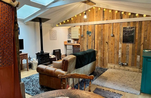 Fivelanes Cabin | Off the Beaten Shack
