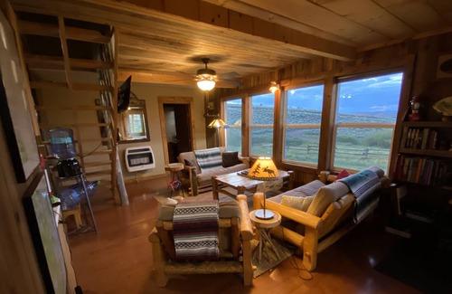 Gunnison Cabin | Off the grid rustic cabin