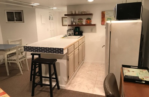 Cheesman Park House | Off the Park Walk to Everything Whole Foods, Restaurants Coffee & Bus