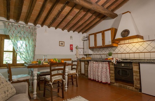 Peccioli Apartment | Offer ! Holiday Apartment (Viola 2 + 2) Area Volterra, San Gimignano, Pisa
