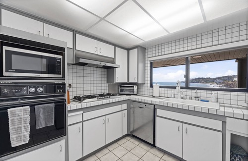 Central Malibu Condo | Offering discounted rate during October 14-18th