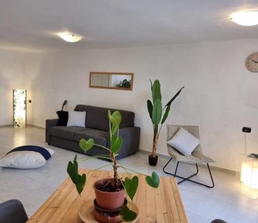 Torre Lapillo Apartment | !OFFERTA LAST MINUTE! LUSSUOSO appartamento NUOVO 300m dalla spiaggia