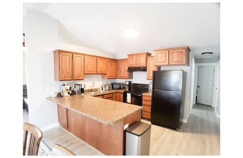 Ogden House | Ogden Dream+Hot Tub+Fenced Yard+Gazebo+BBQ+View+Garage+W/D