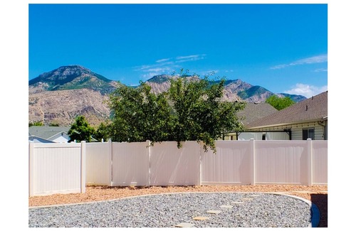 Ogden House | Ogden Dream+Hot Tub+Fenced Yard+Gazebo+BBQ+View+Garage+W/D