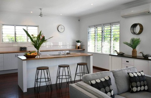 South Mission House | Ohana - Beachfront Holiday House