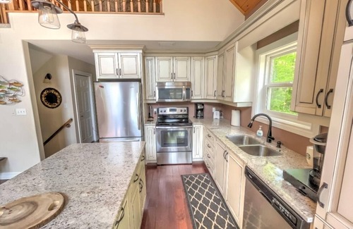 Rideau Lakes House | Ohana Cottage- Big Rideau Lake