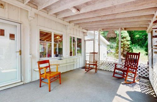 Valois House | Ohana Lake House