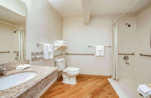 Independence House | OHIO BEST 43