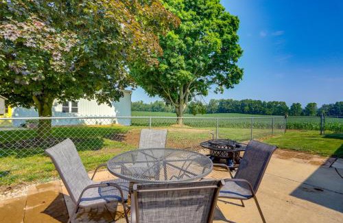 New Haven Huron County House | Ohio Farmhouse Retreat with Fire Pit and Patio