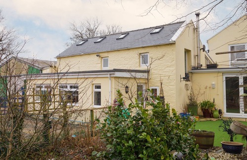 Ballaugh Cottage | Oie Vie Cottage - A cosy, pet-friendly retreat for two, set in the Manx countryside. Mobility-frien