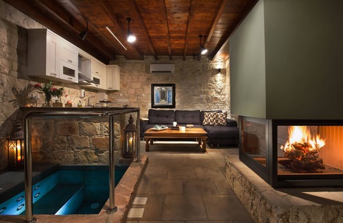 Lofou House | Oinoessa Traditional Boutique Houses