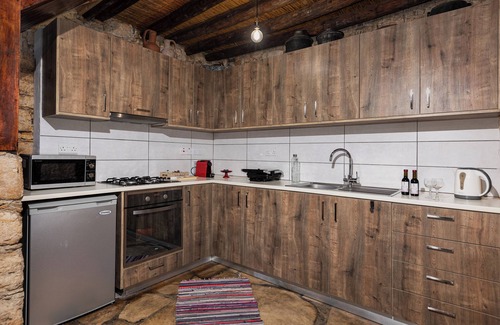 Lofou House | Oinoessa Traditional Boutique Houses