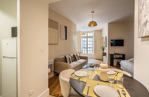 Centre Historique Apartment | OIQIA Impérium