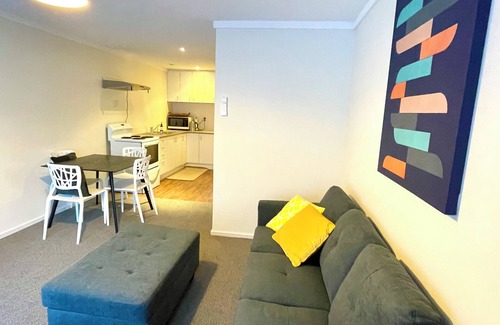 Queenstown Cottage | OK Holiday Unit #5 - Queenstown Holiday Apartment