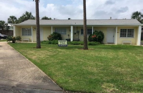 Fort Walton Beach House | Okaloosa Island Getaway-Steps to the beach!