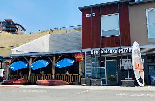 McKinley Apartment | Okanagan Lake Retreat Near Beach, Dock & Wineries Stylish & Cozy