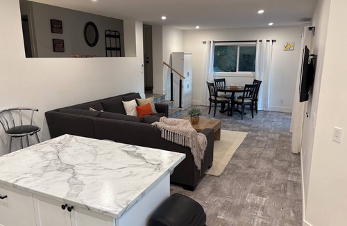 McKinley Apartment | Okanagan Lake Retreat Near Beach, Dock & Wineries Stylish & Cozy