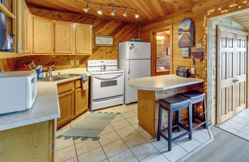 Maplewood Cabin | Okauchee Lake Vacation Rental w/Boat Dock!